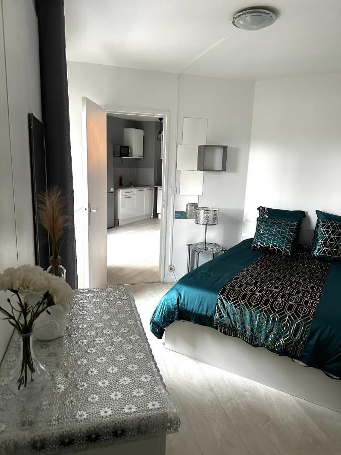 Jolie Appartement Duplex 2 Min Gare-Disney Et Paris 15 Min Noisy-le-Grand Esterno foto