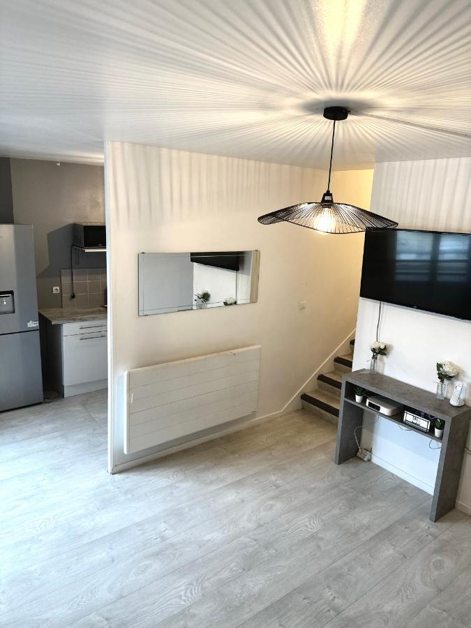 Jolie Appartement Duplex 2 Min Gare-Disney Et Paris 15 Min Noisy-le-Grand Esterno foto